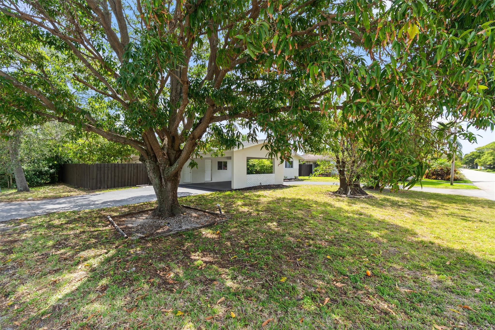 4460 NE 13th Ter