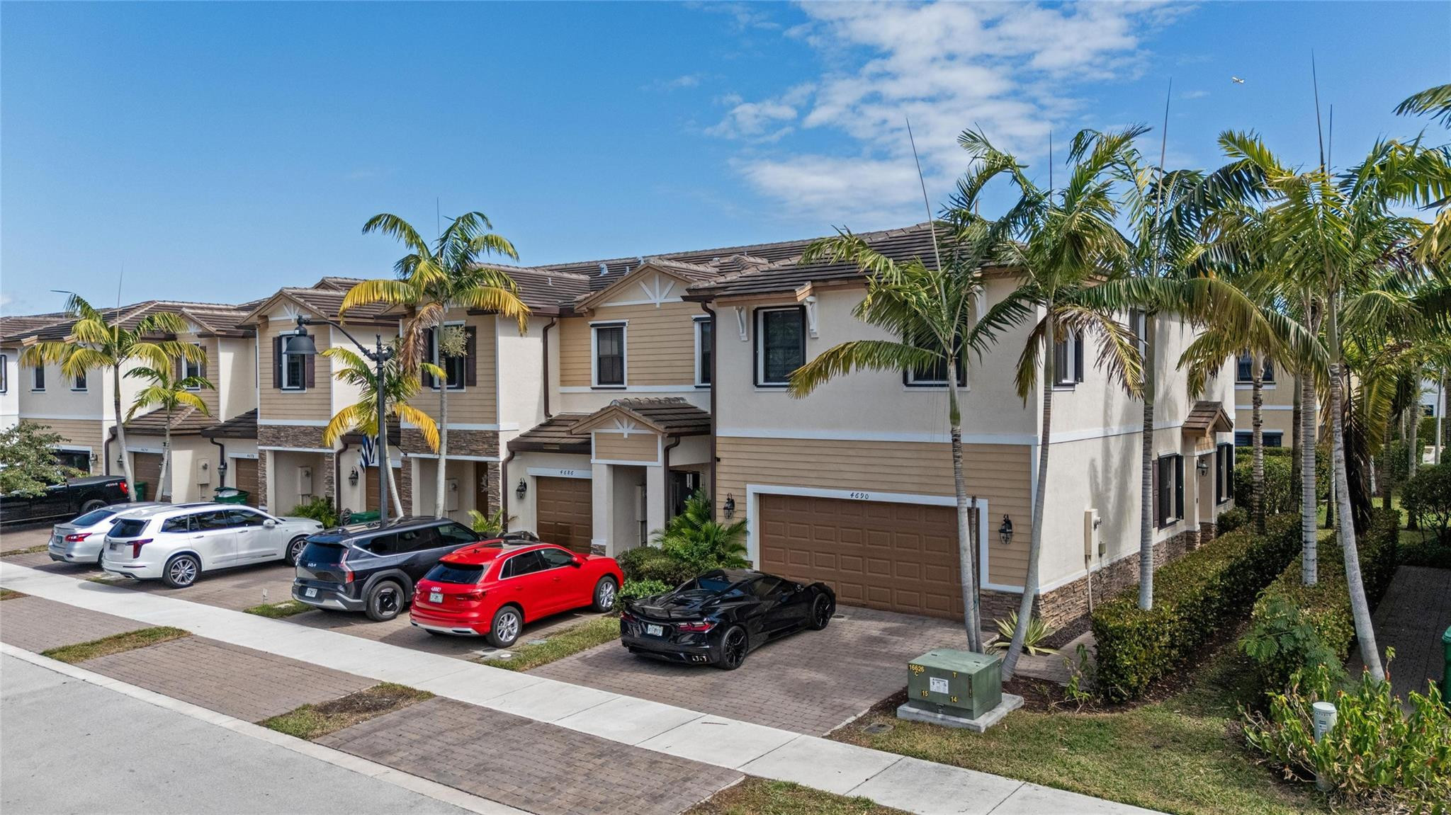 4690 Santa Cruz Way 000