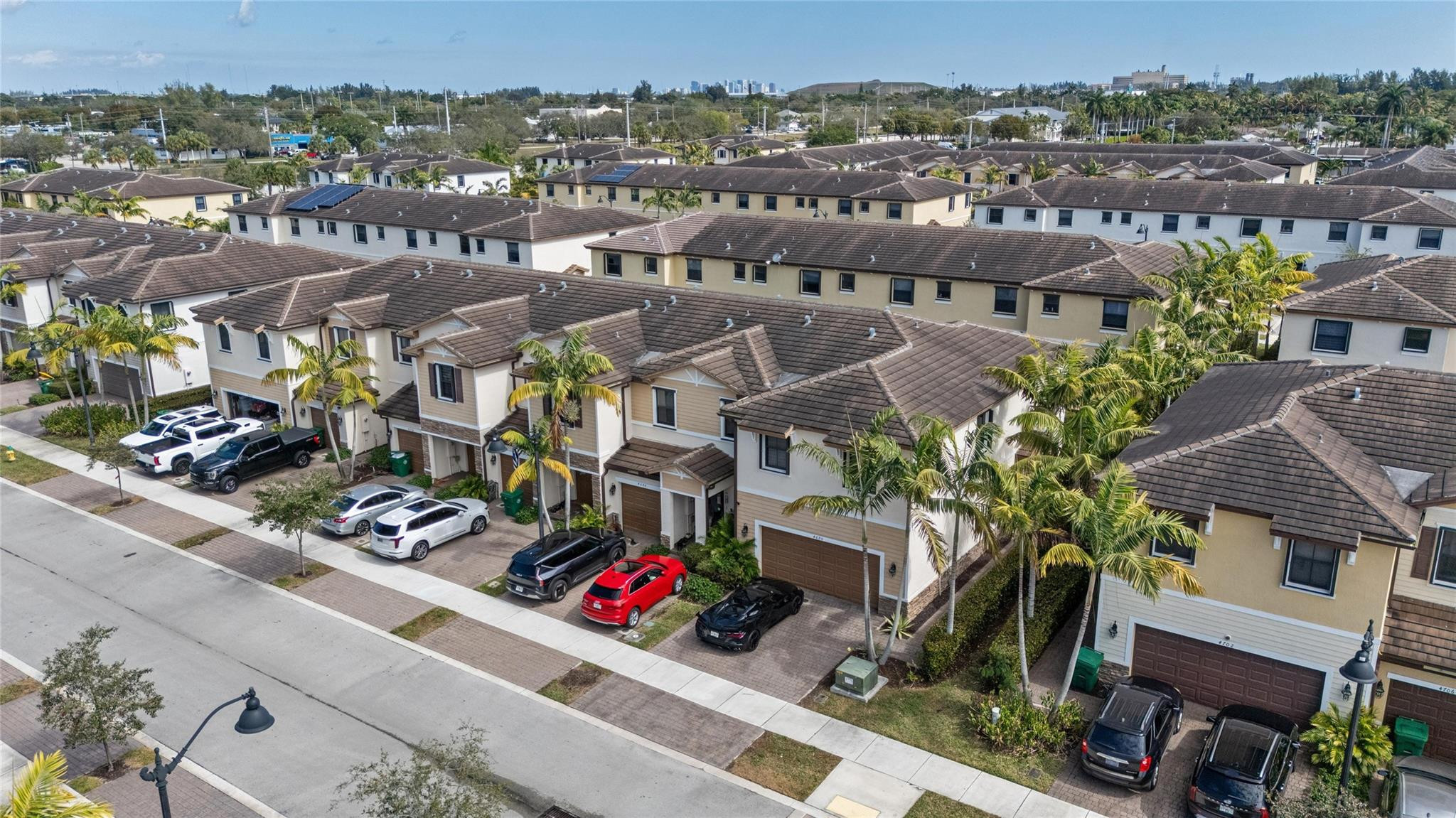 4690 Santa Cruz Way 000