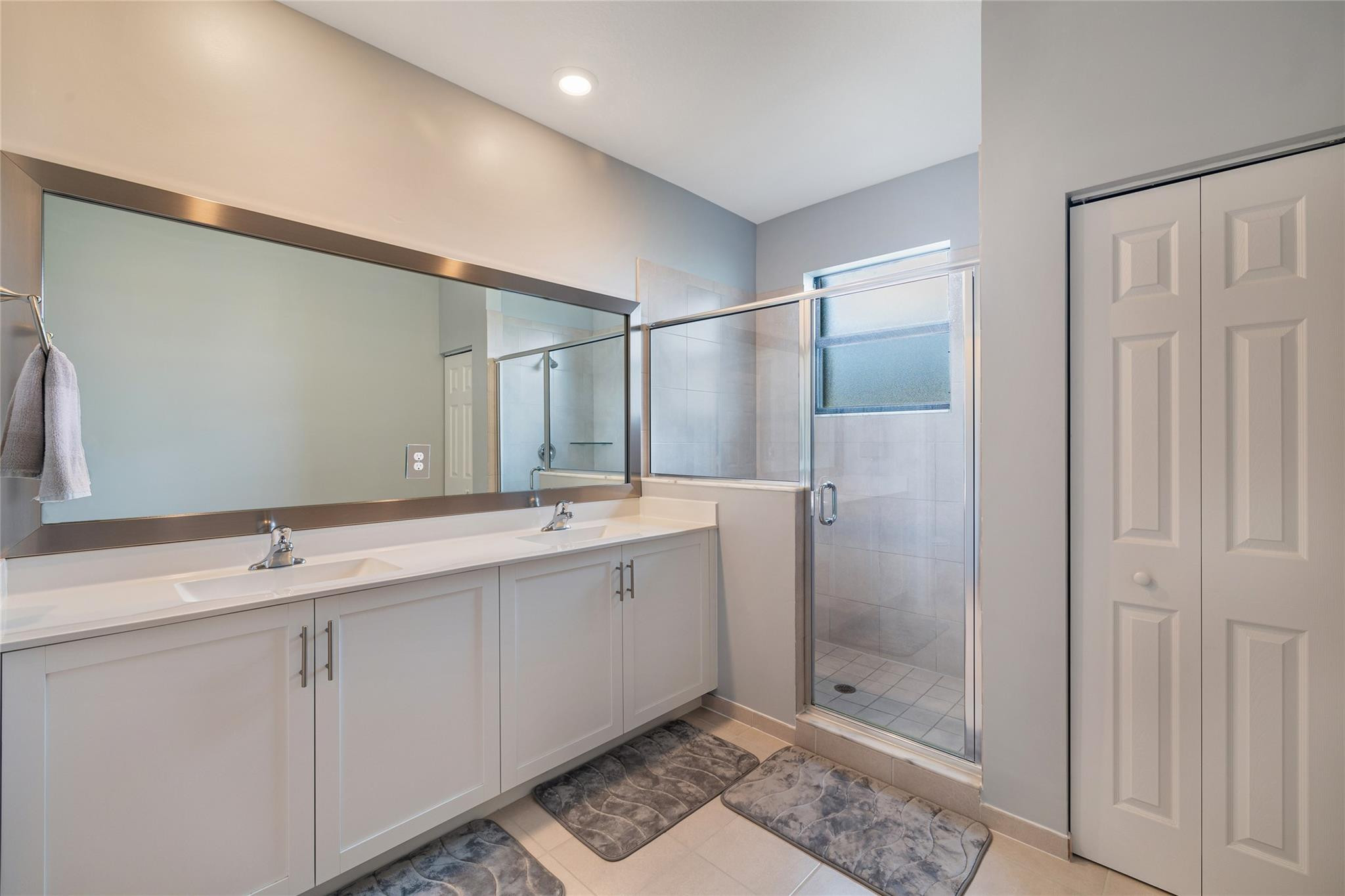 4690 Santa Cruz Way 000