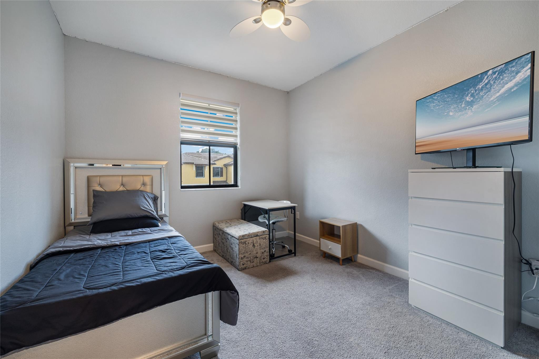 4690 Santa Cruz Way 000