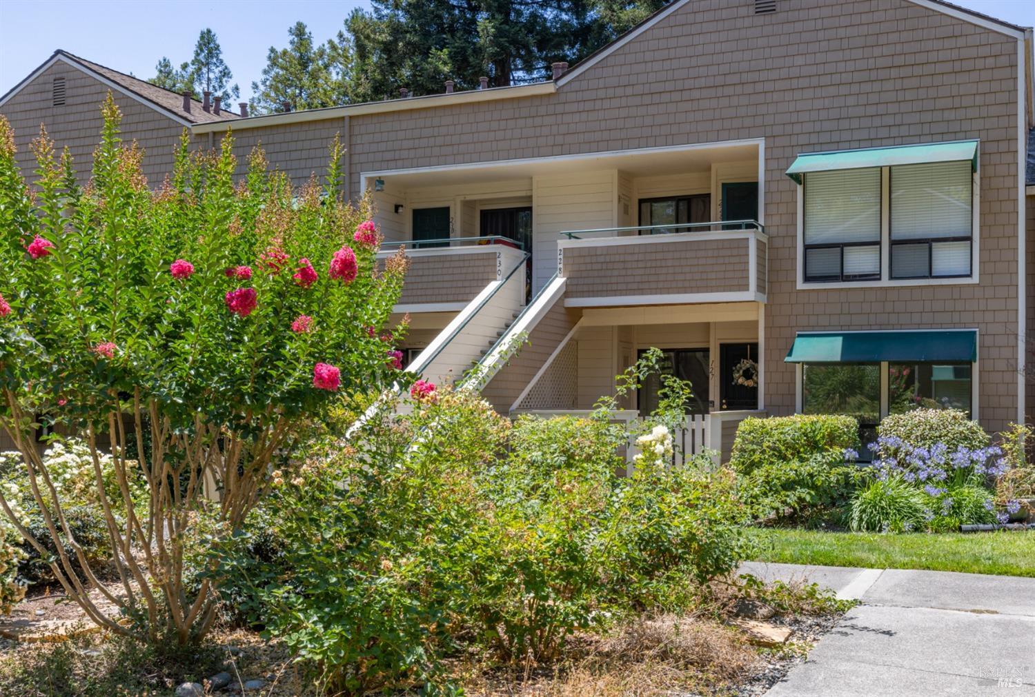 901 Russell Ave #127