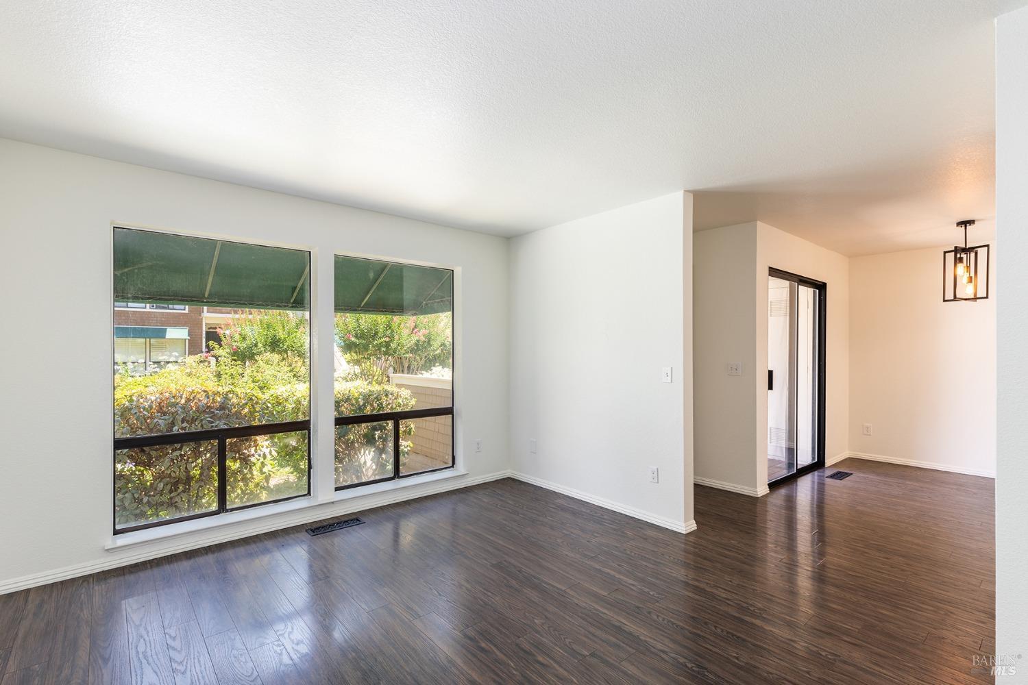 901 Russell Ave #127