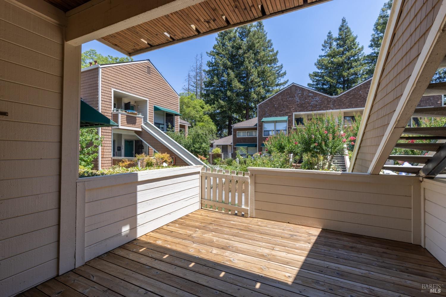 901 Russell Ave #127