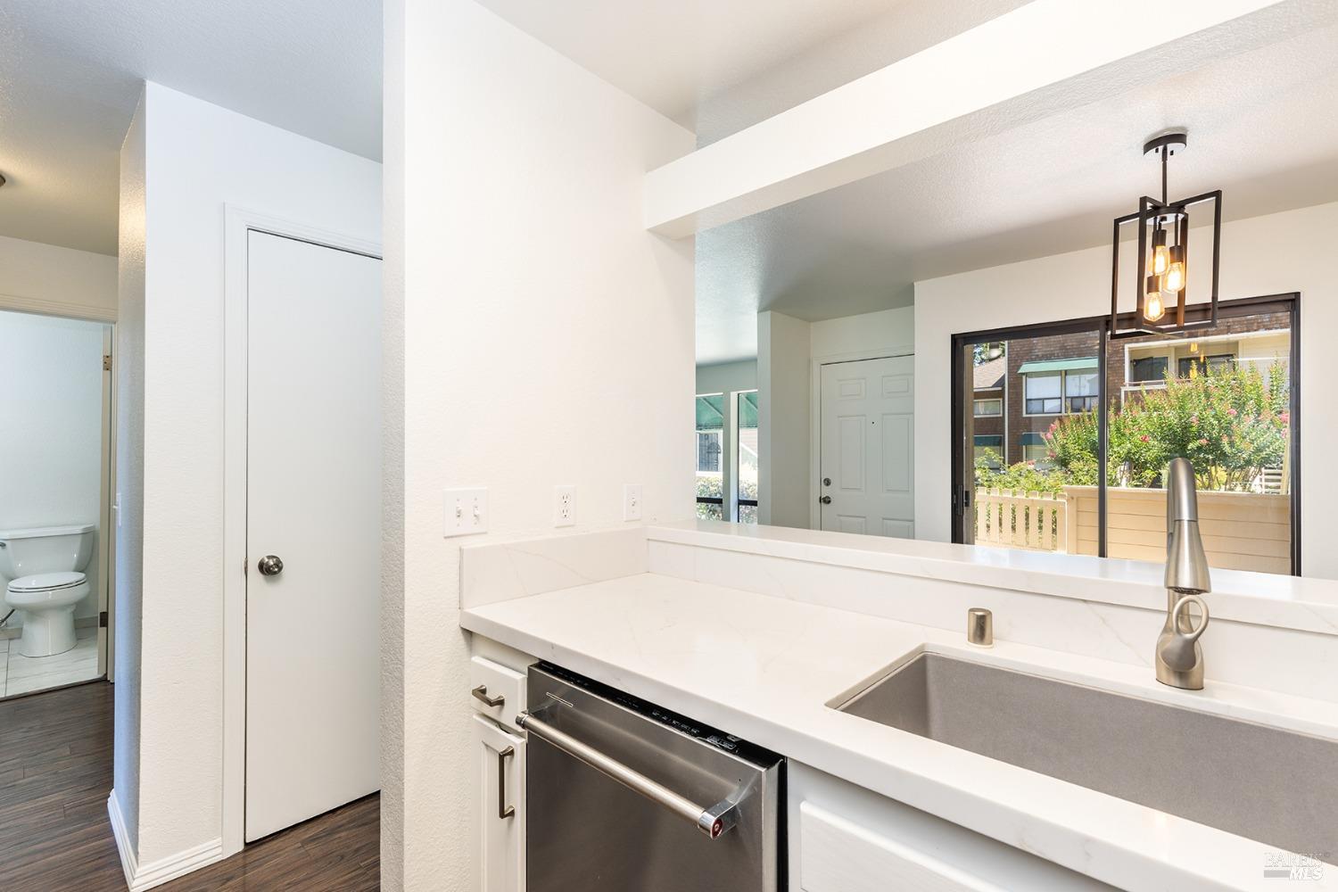 901 Russell Ave #127