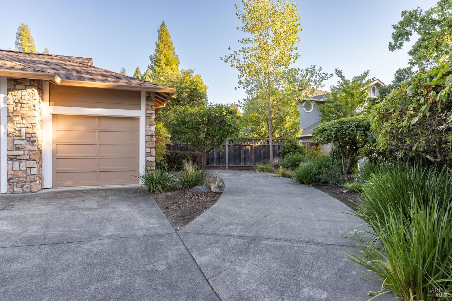 346 Spring Beauty Ct