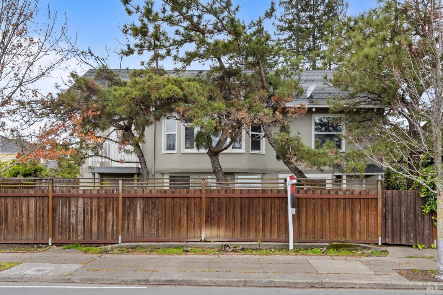 505 Petaluma Boulevard N