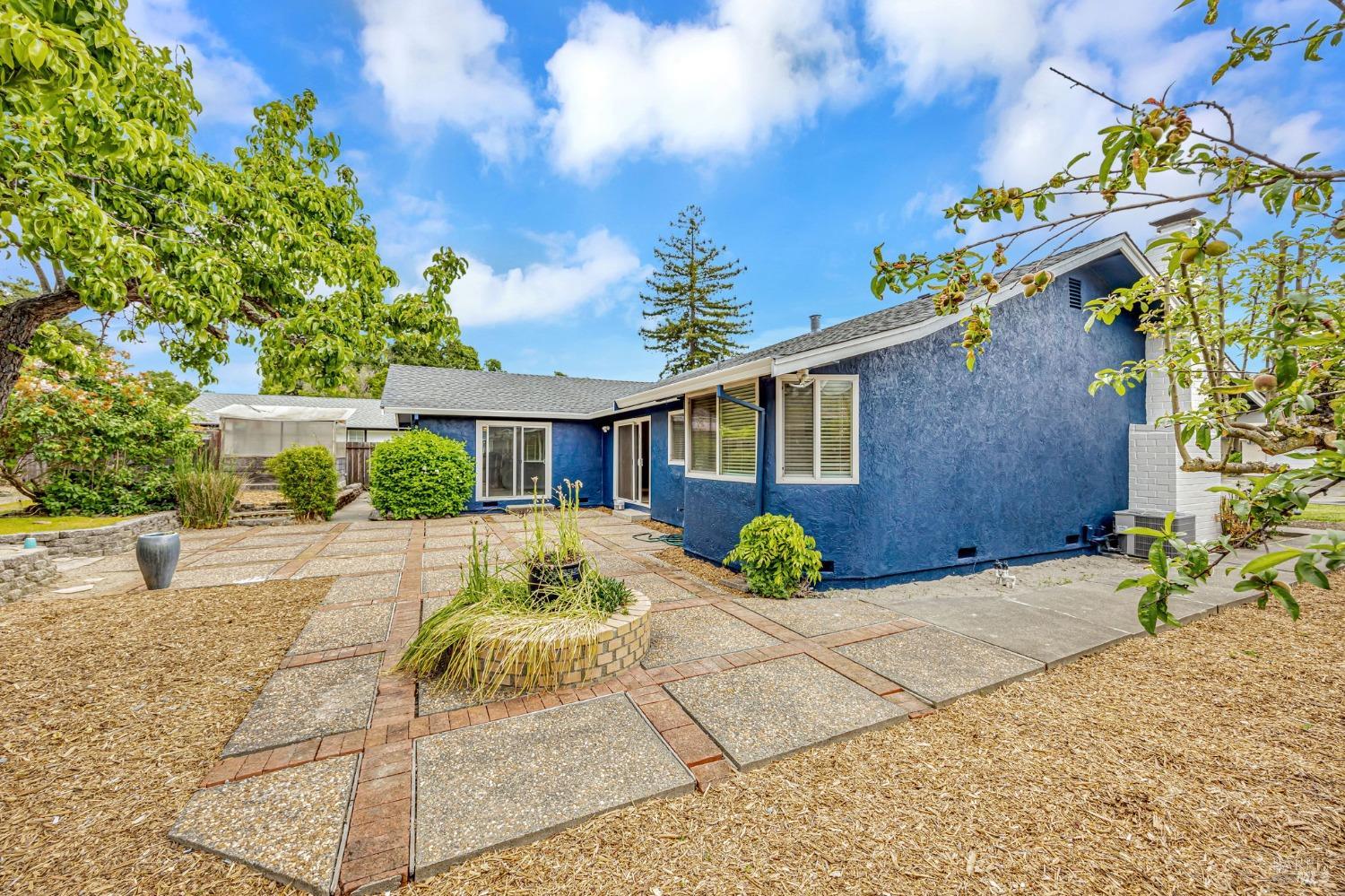 1543 Cunningham Way