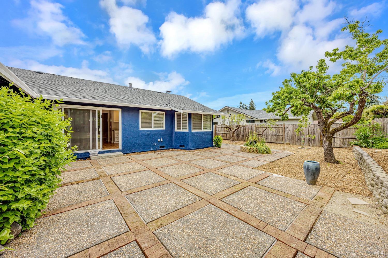 1543 Cunningham Way