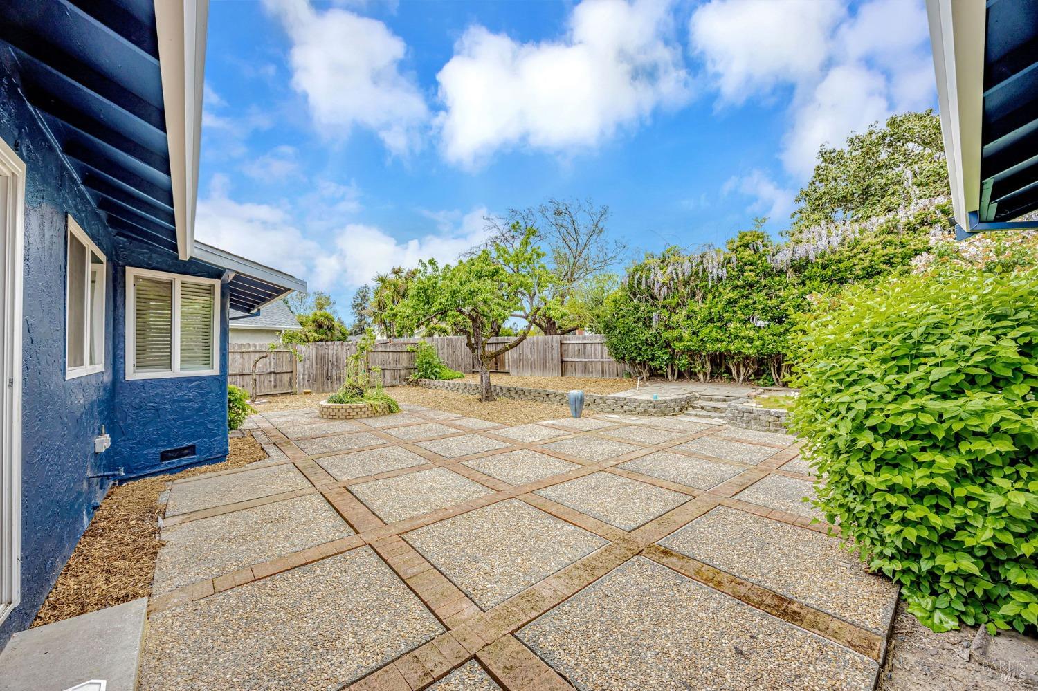 1543 Cunningham Way