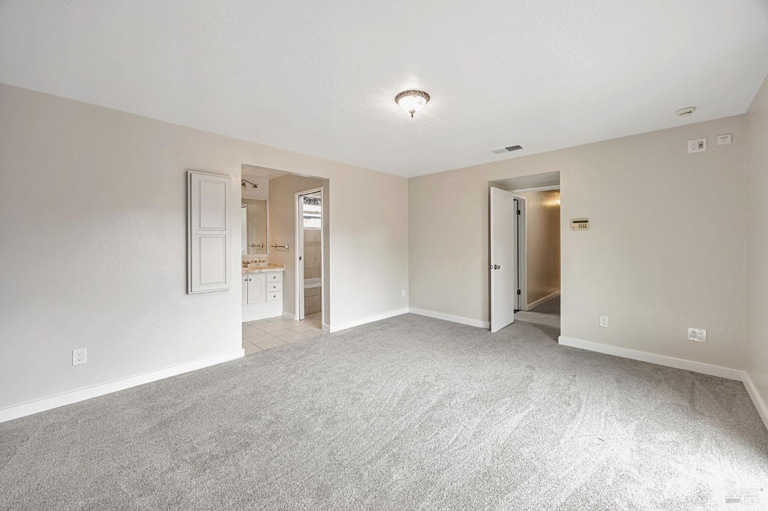 1543 Cunningham Way