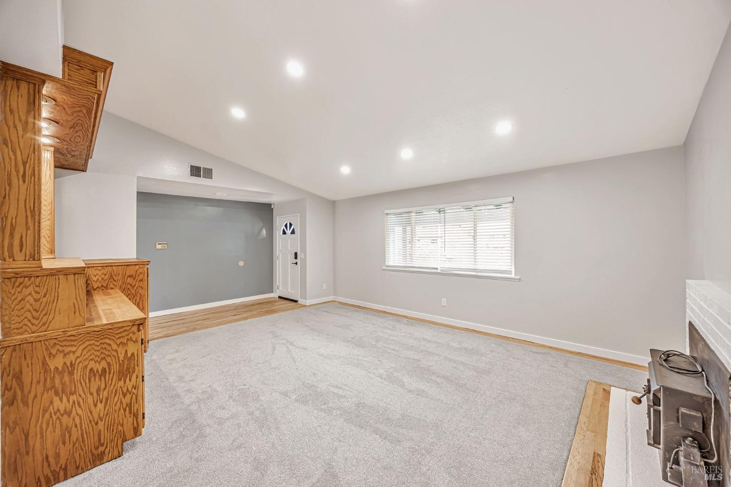1543 Cunningham Way