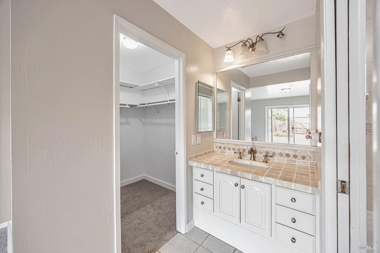 1543 Cunningham Way