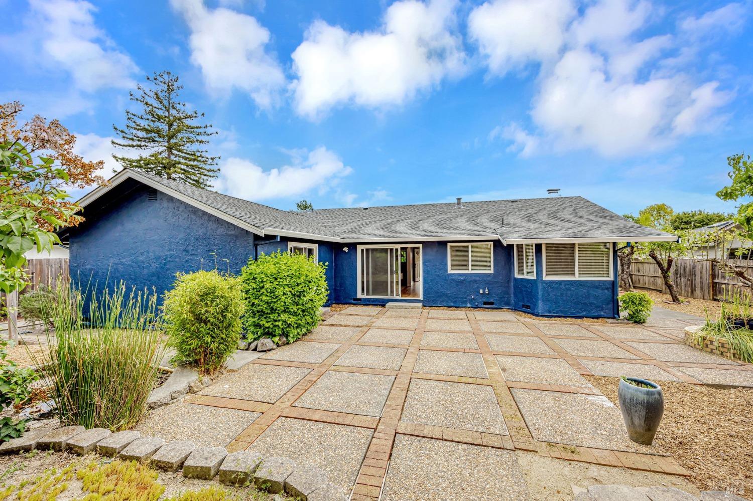 1543 Cunningham Way