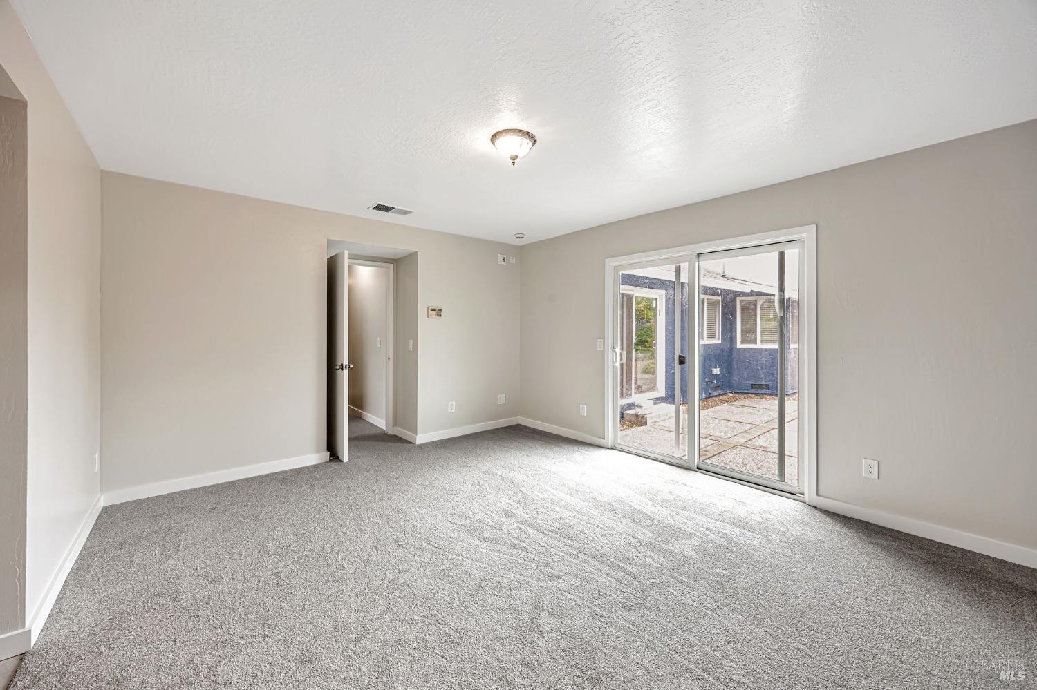 1543 Cunningham Way