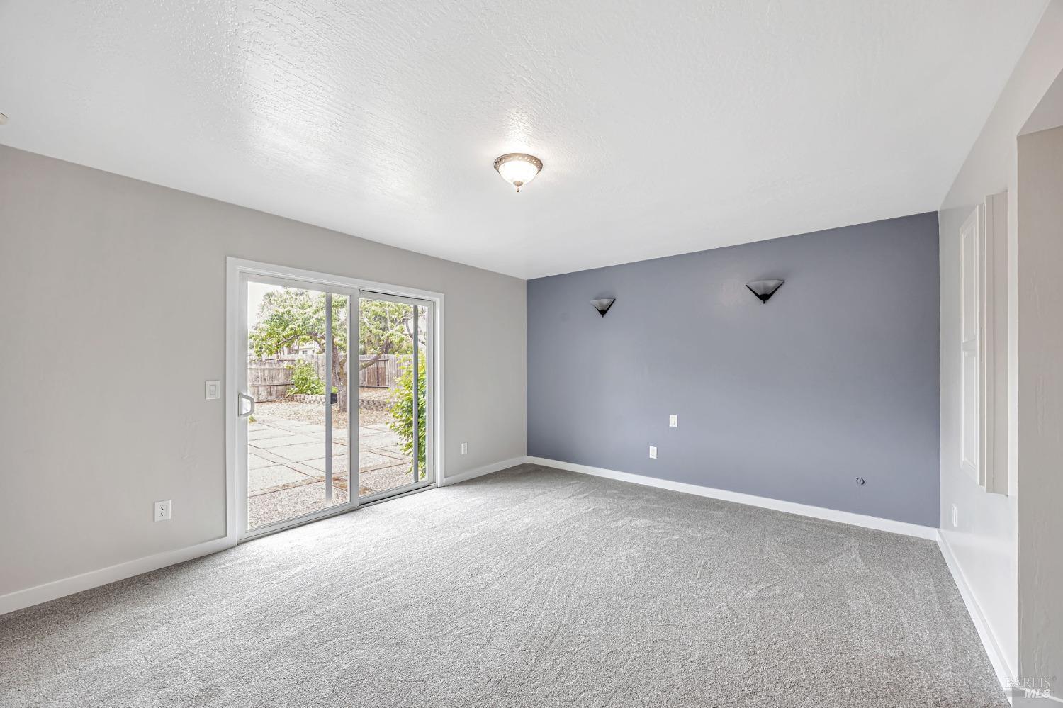 1543 Cunningham Way