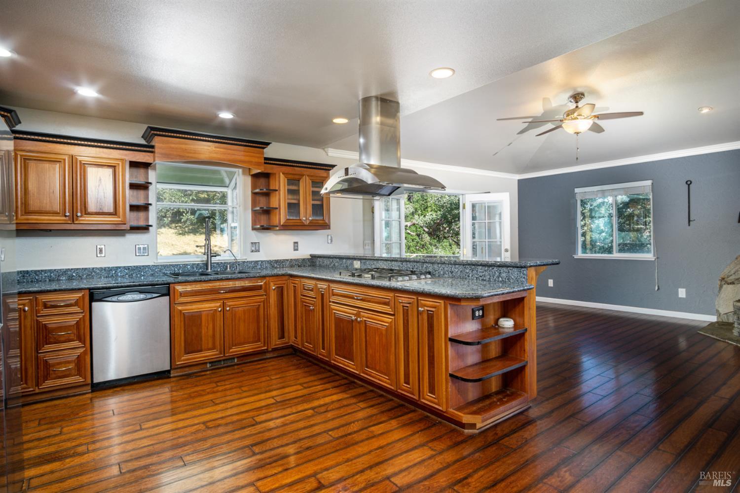 16544 Hacienda Ct