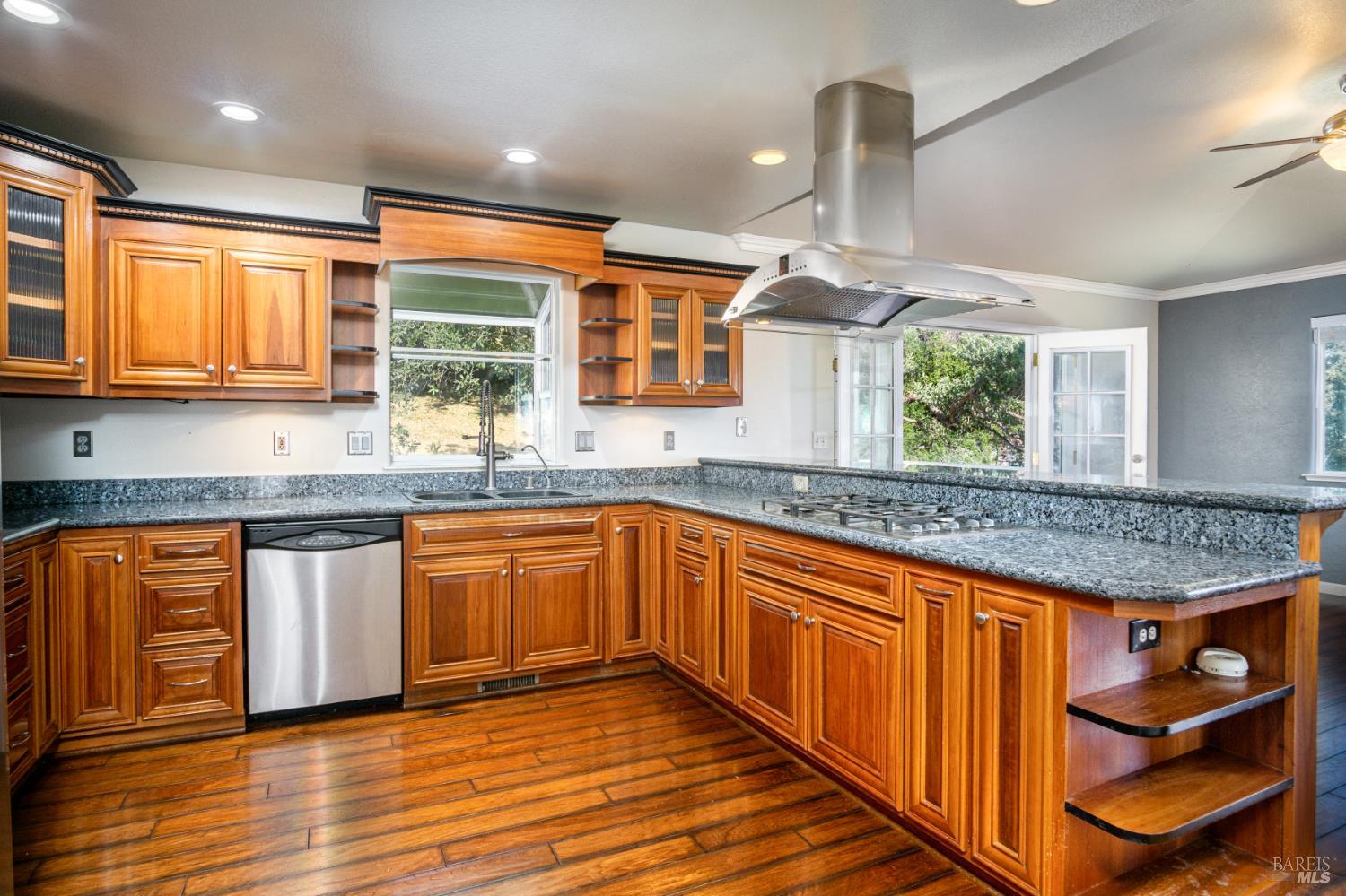 16544 Hacienda Ct