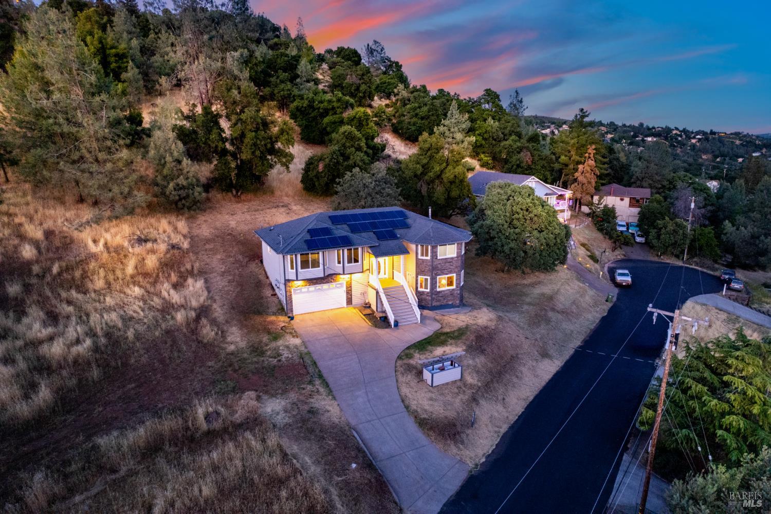 16544 Hacienda Ct