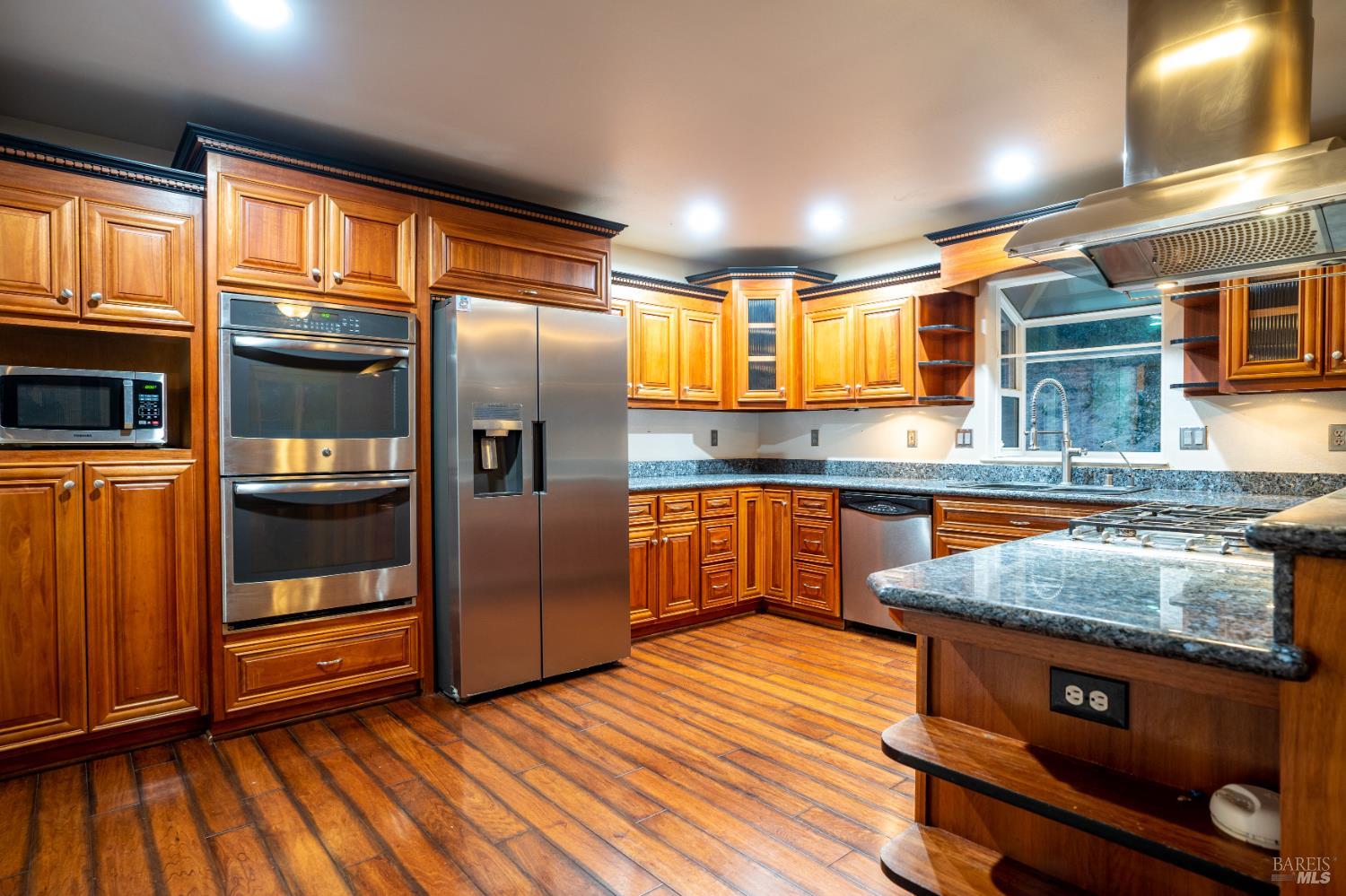 16544 Hacienda Ct