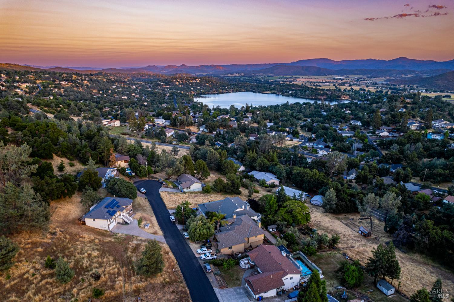 16544 Hacienda Ct