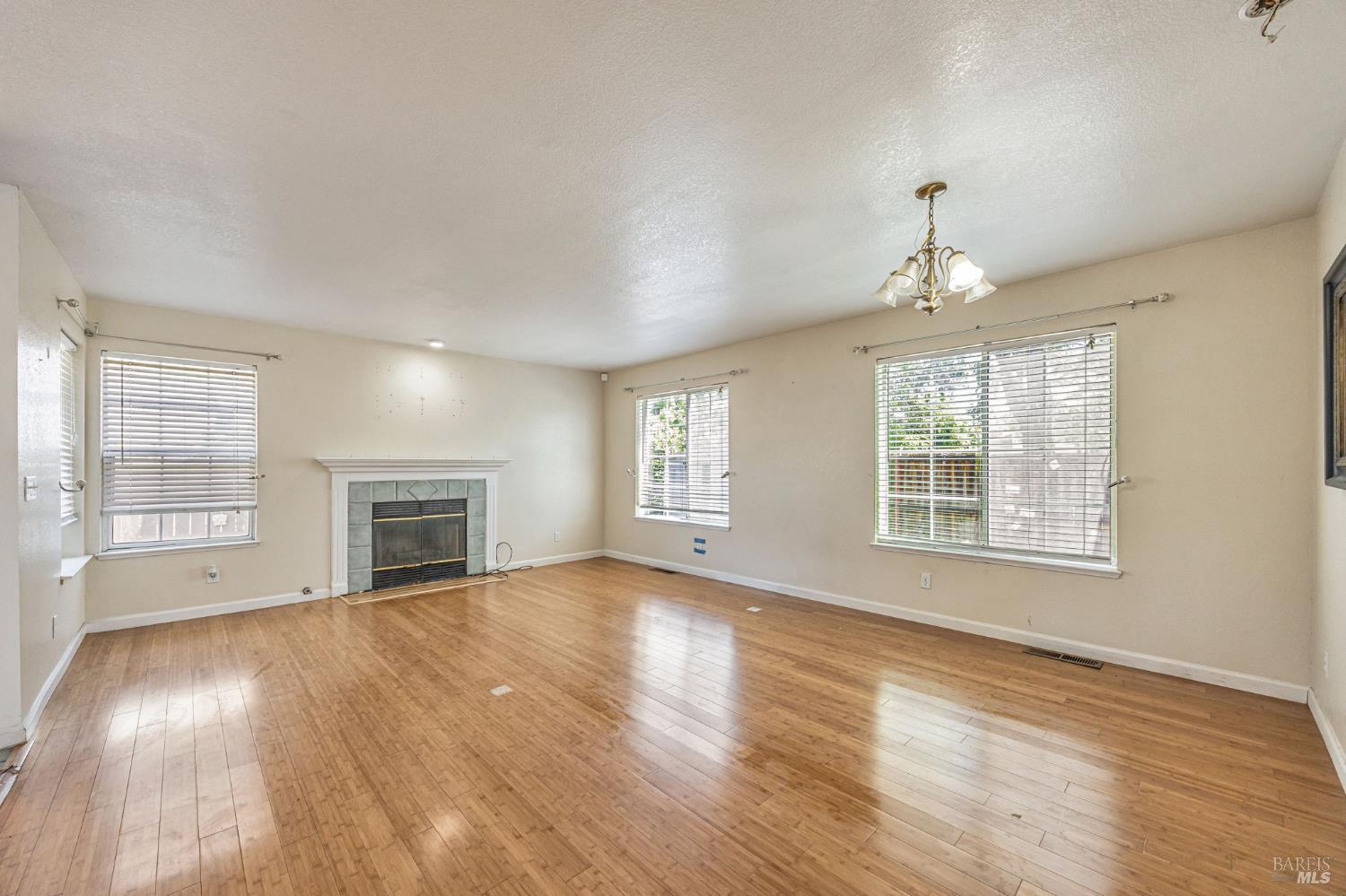 2132 Rachel Dr