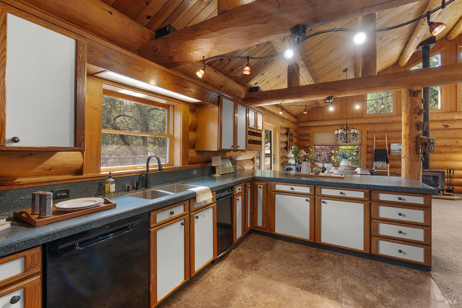 700 Petrified Forest Rd