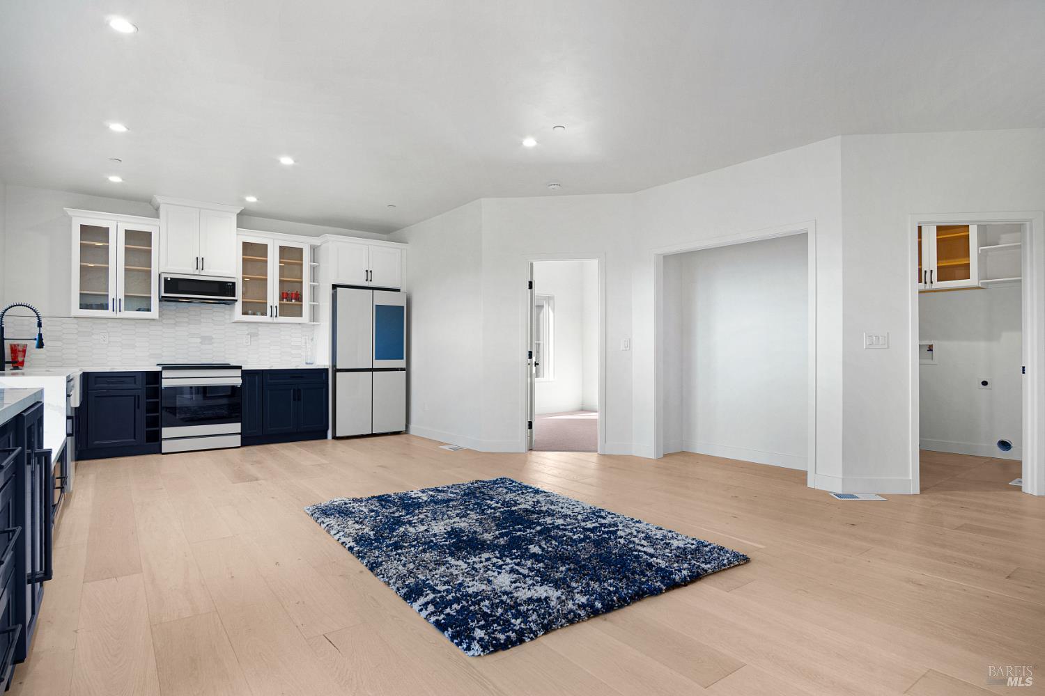 1966 Viewpointe Cir