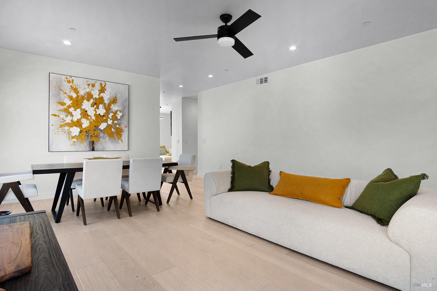 1966 Viewpointe Cir