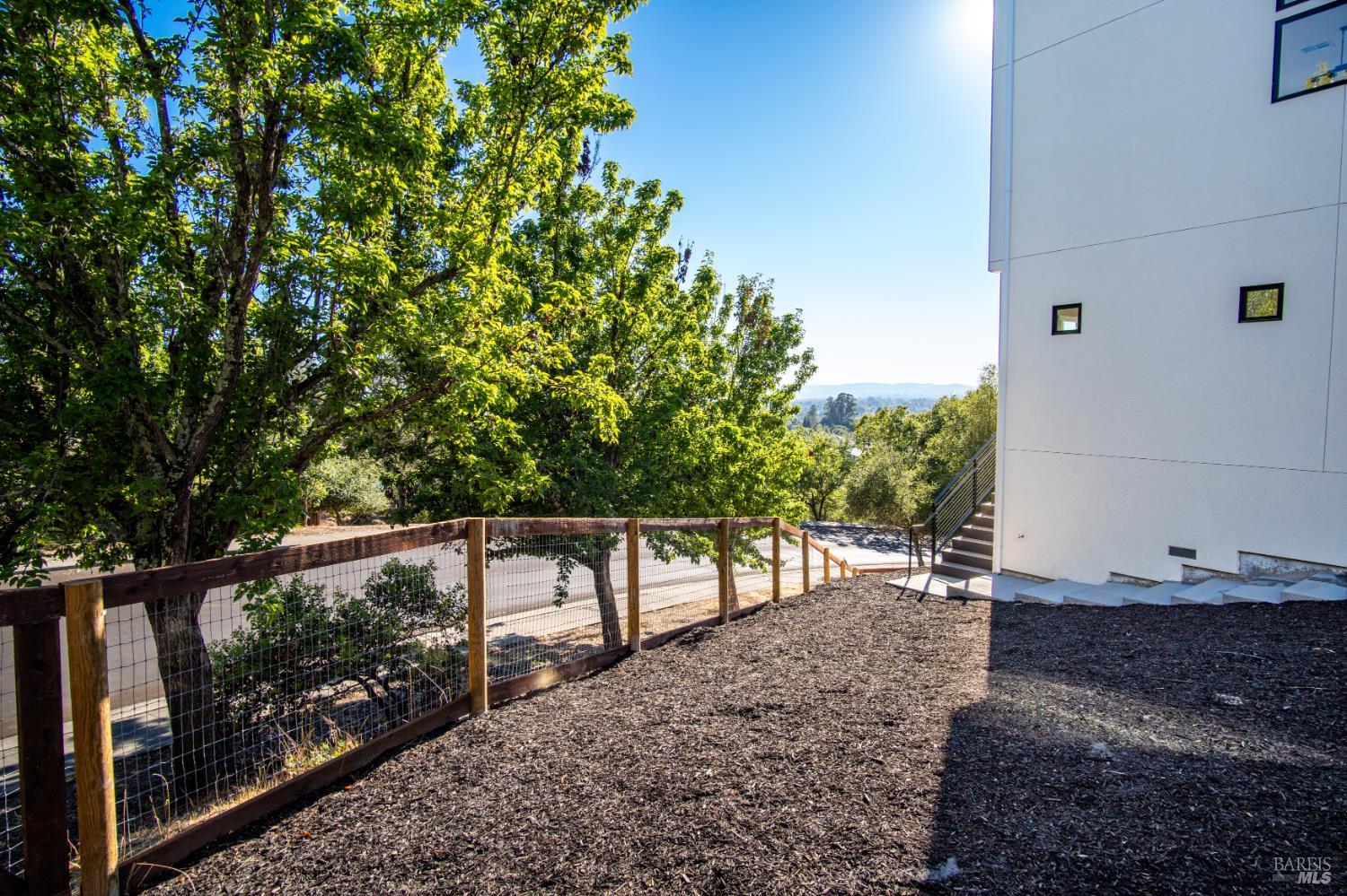 1966 Viewpointe Cir