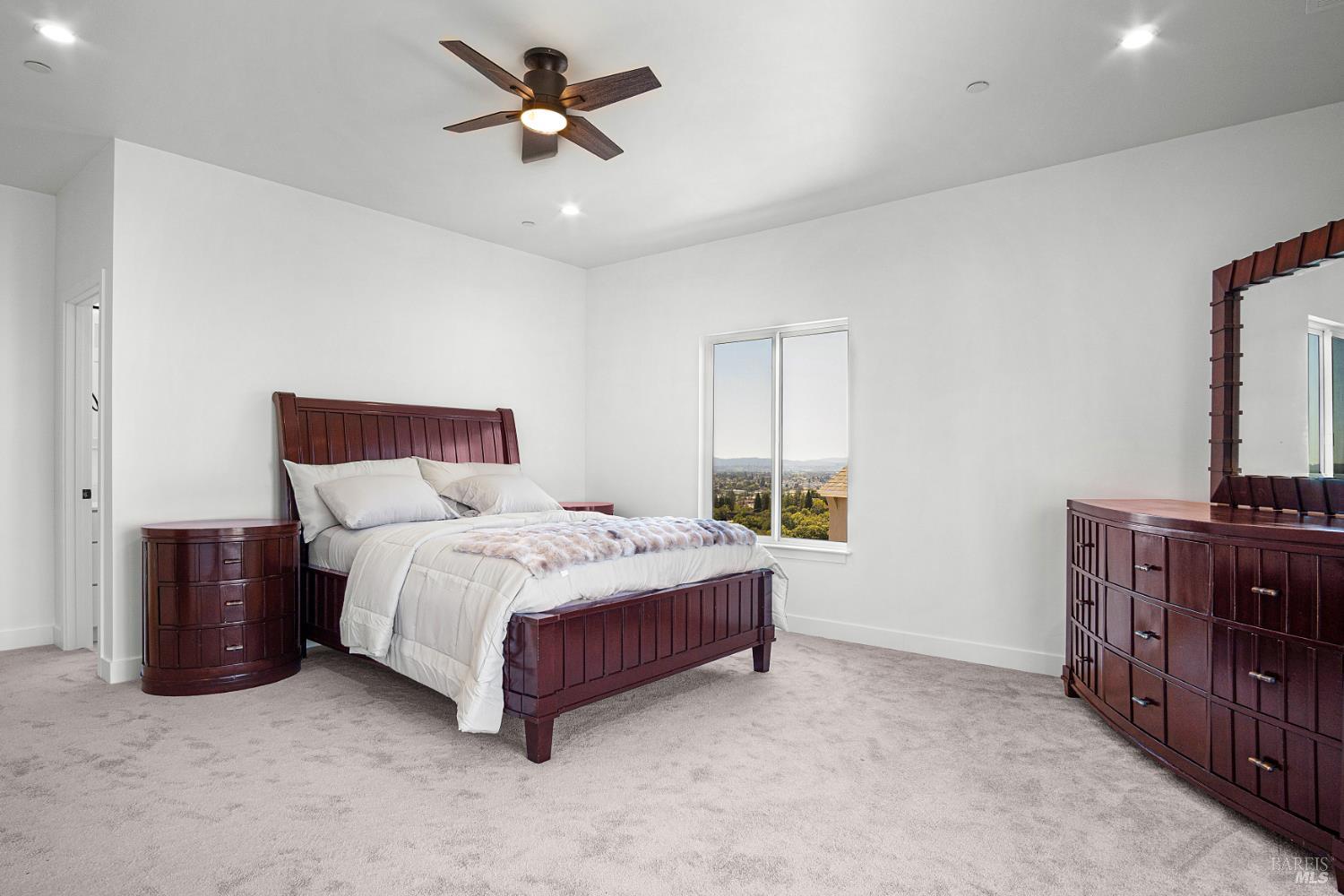 1966 Viewpointe Cir