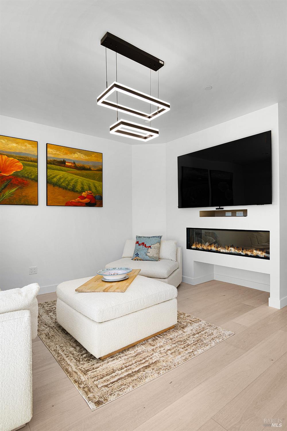 1966 Viewpointe Cir