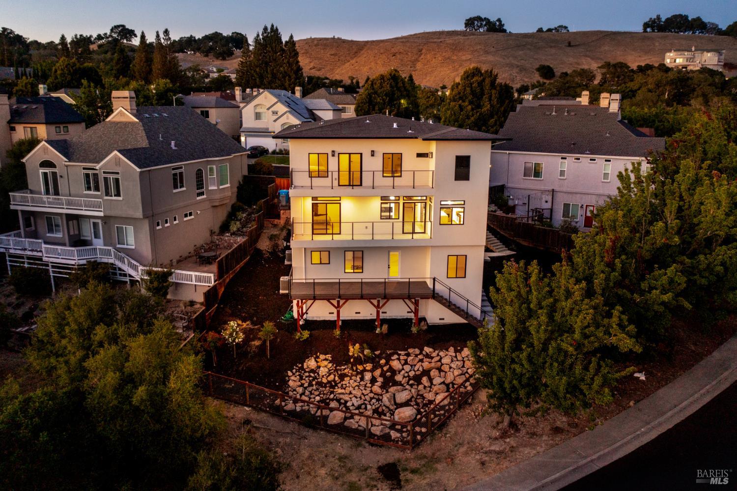 1966 Viewpointe Cir