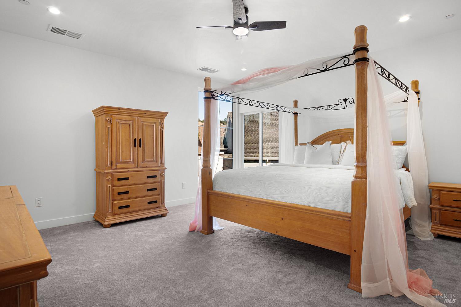 1966 Viewpointe Cir