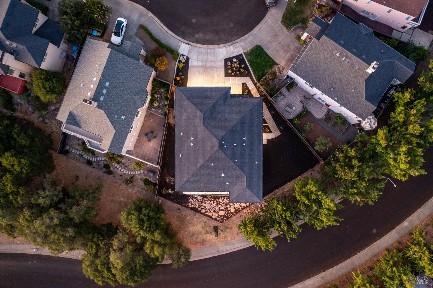 1966 Viewpointe Cir