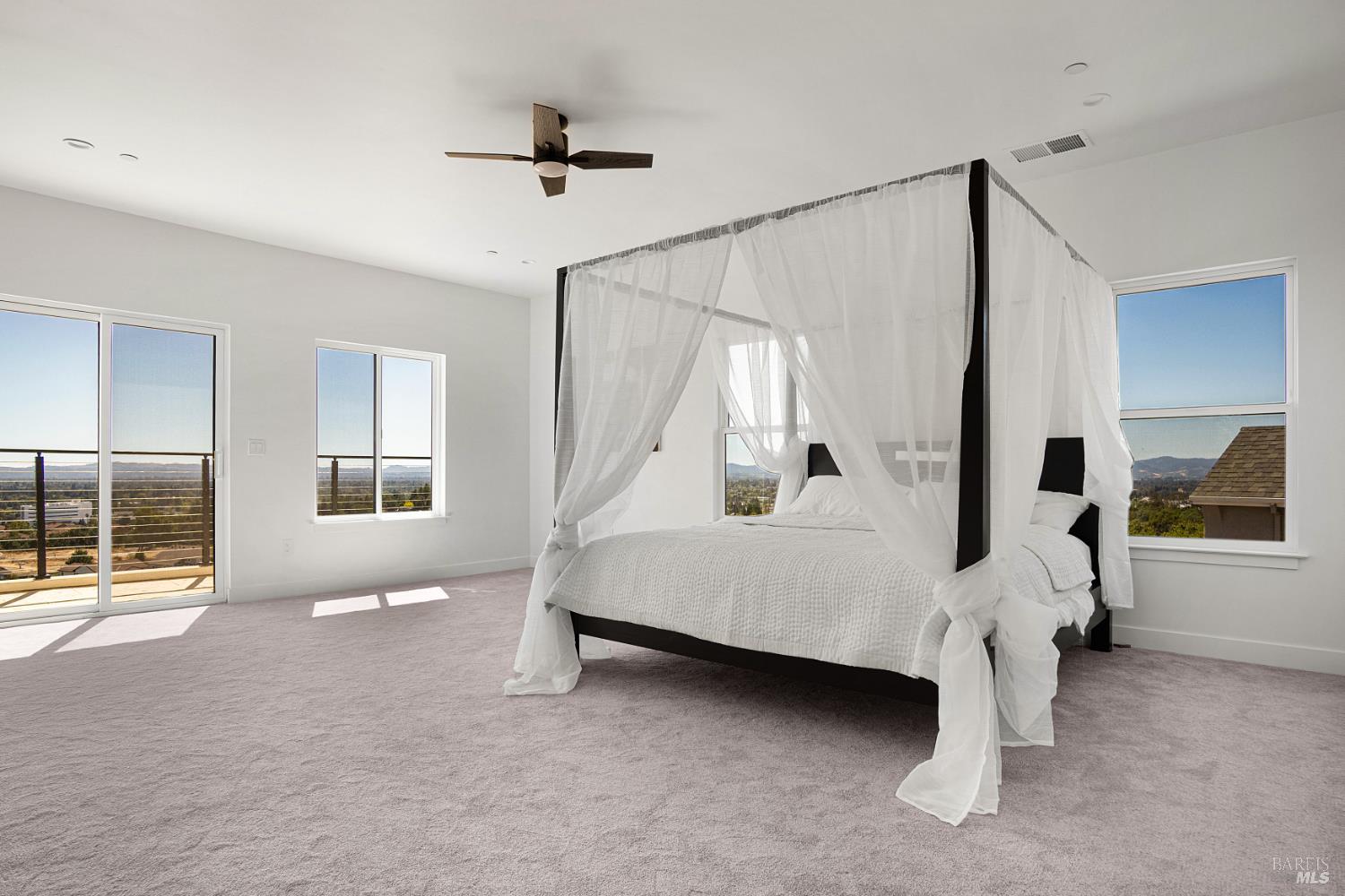 1966 Viewpointe Cir