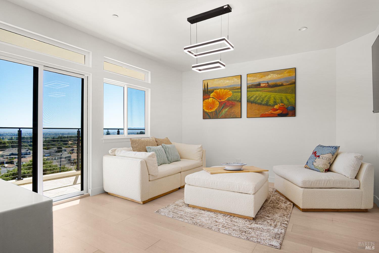 1966 Viewpointe Cir