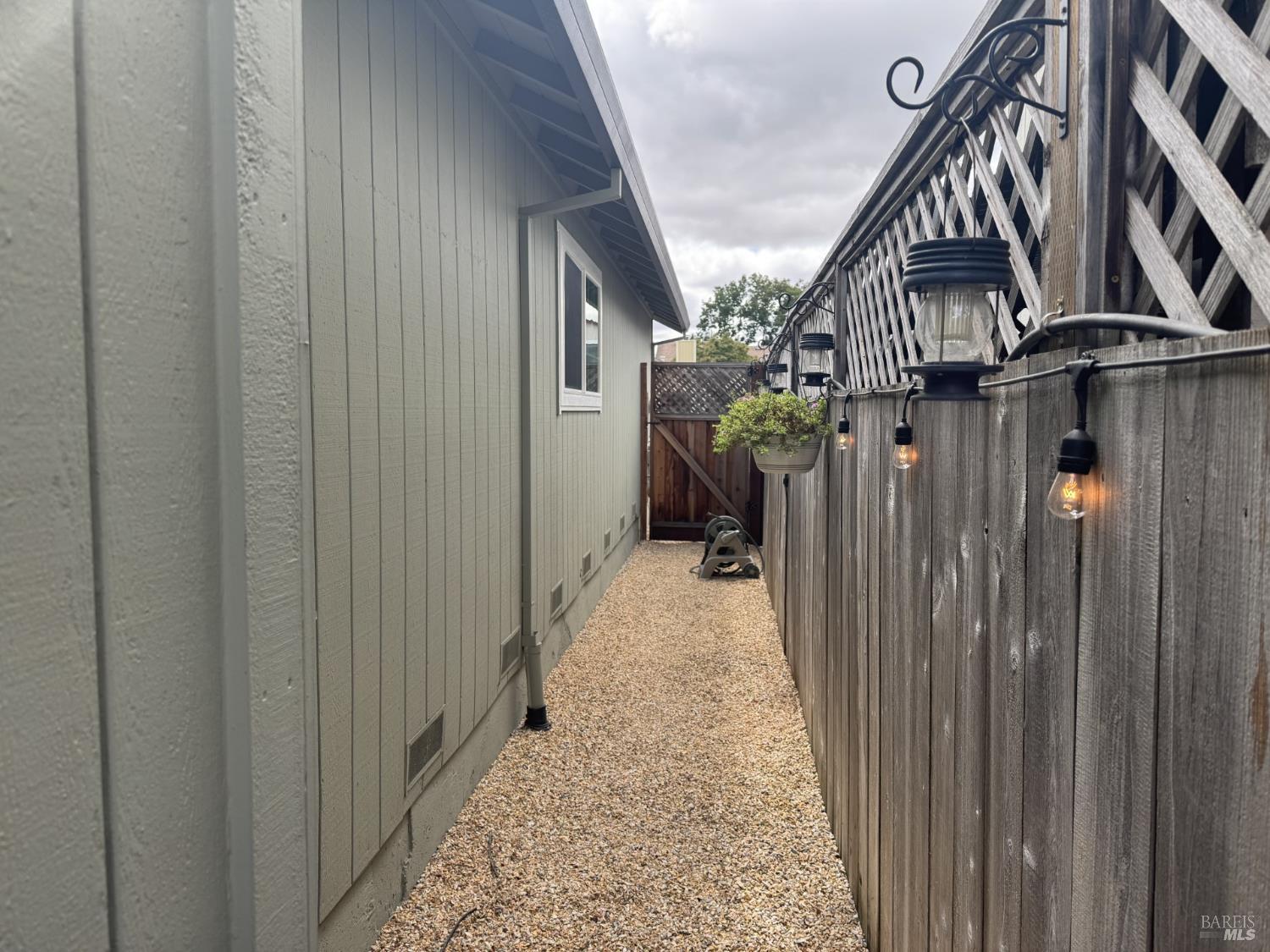1366 Marigold Pl
