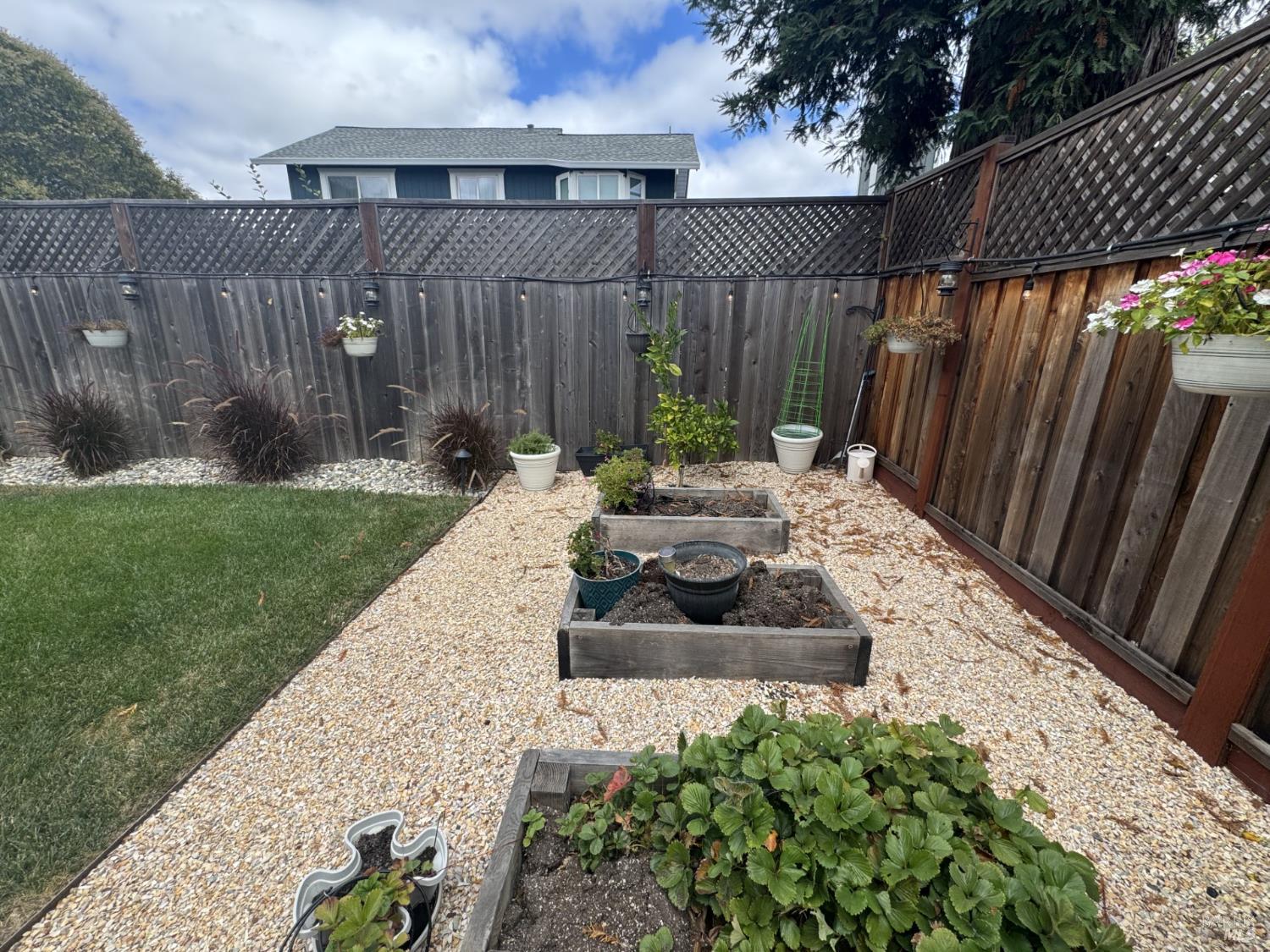 1366 Marigold Pl