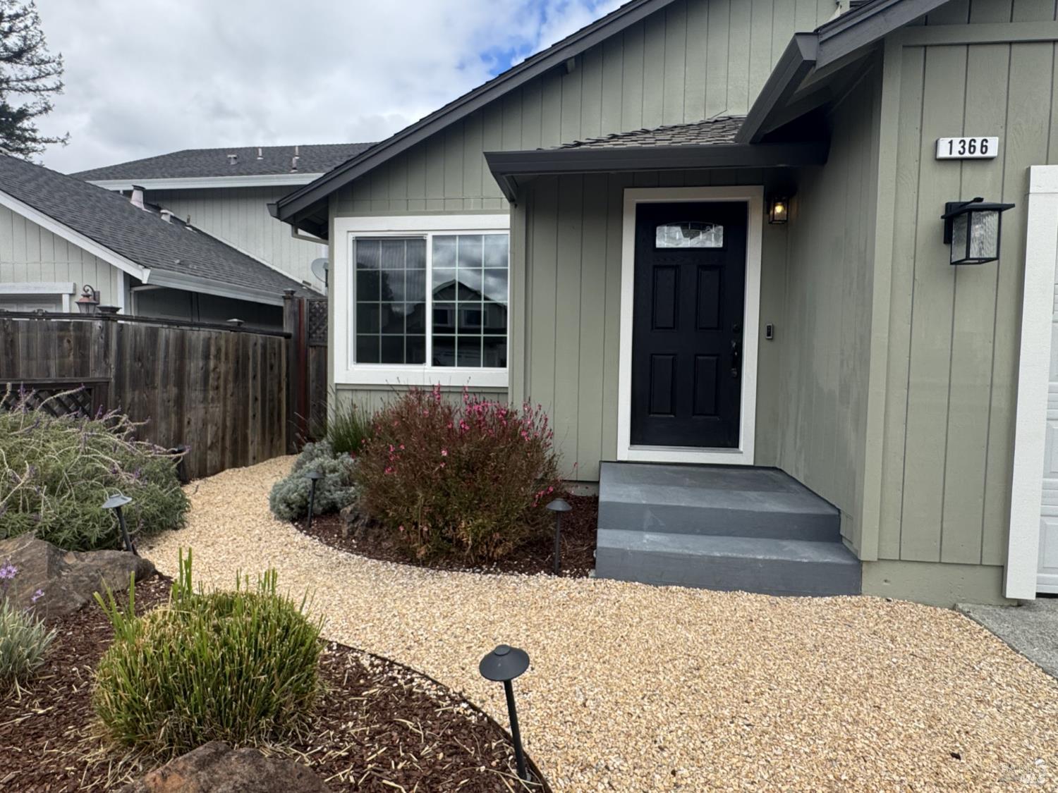 1366 Marigold Pl