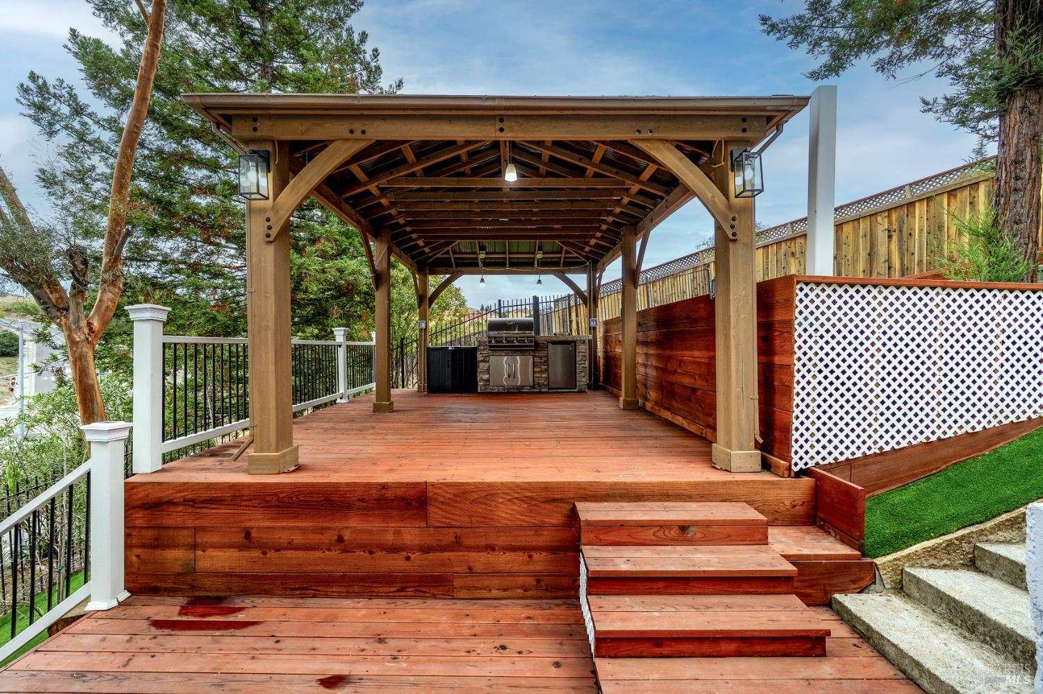 3428 Lake Park Ct