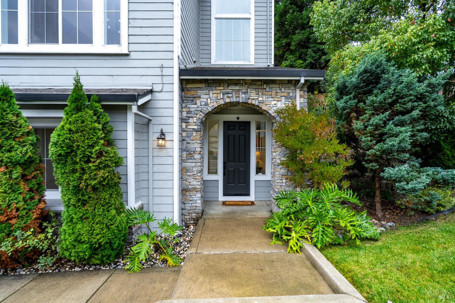 3428 Lake Park Ct