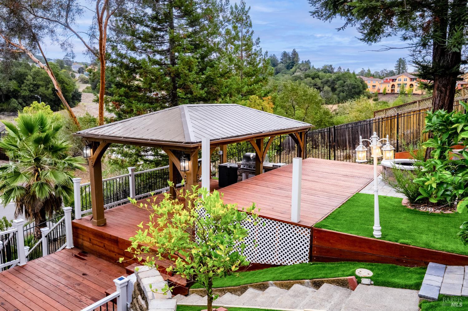 3428 Lake Park Ct