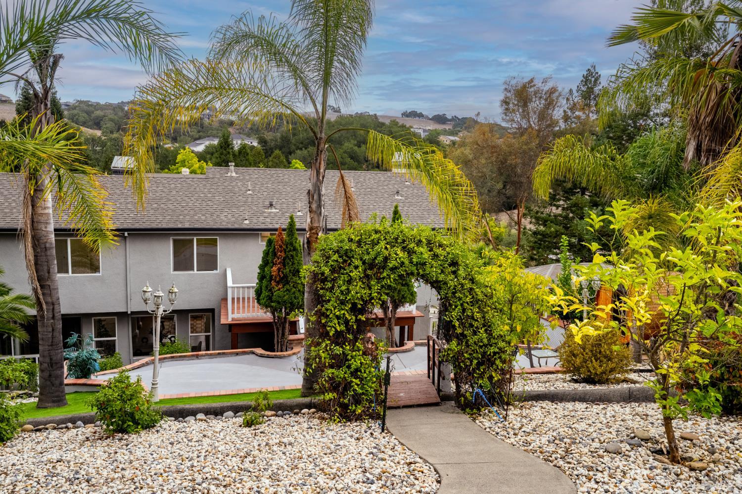 3428 Lake Park Ct