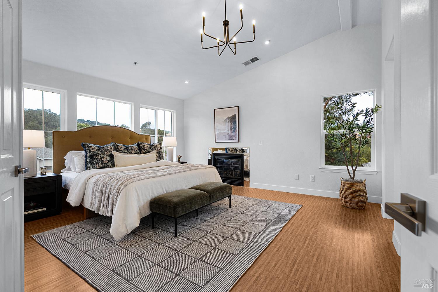3428 Lake Park Ct