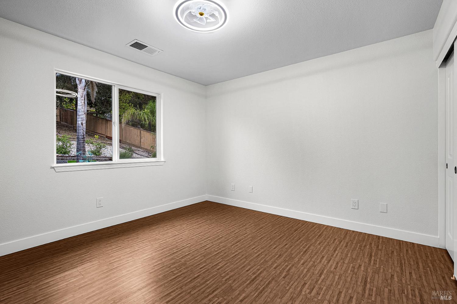 3428 Lake Park Ct