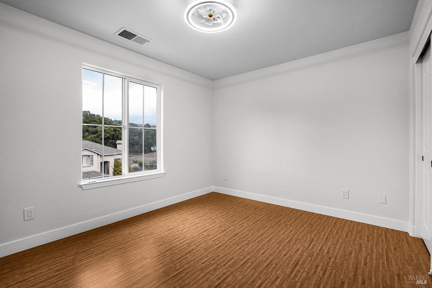 3428 Lake Park Ct