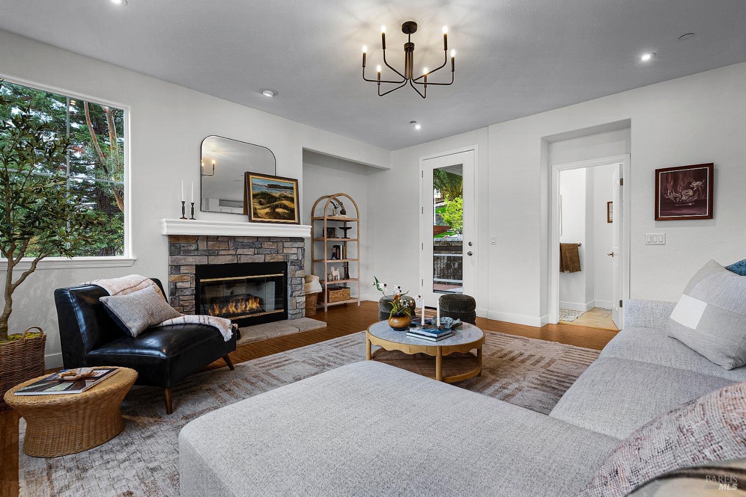 3428 Lake Park Ct