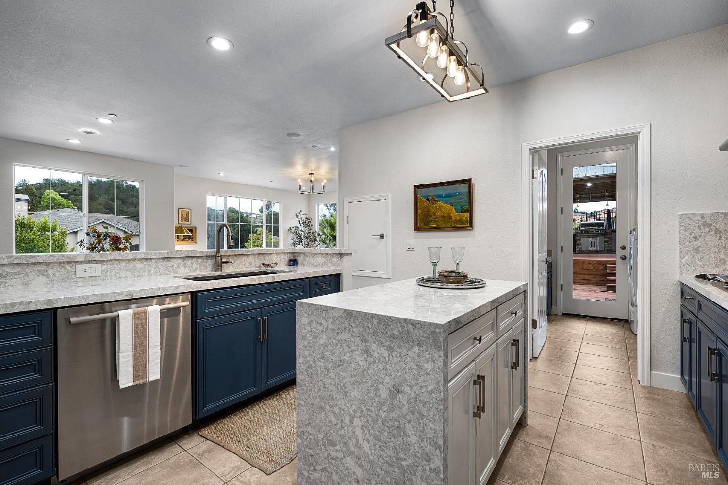 3428 Lake Park Ct