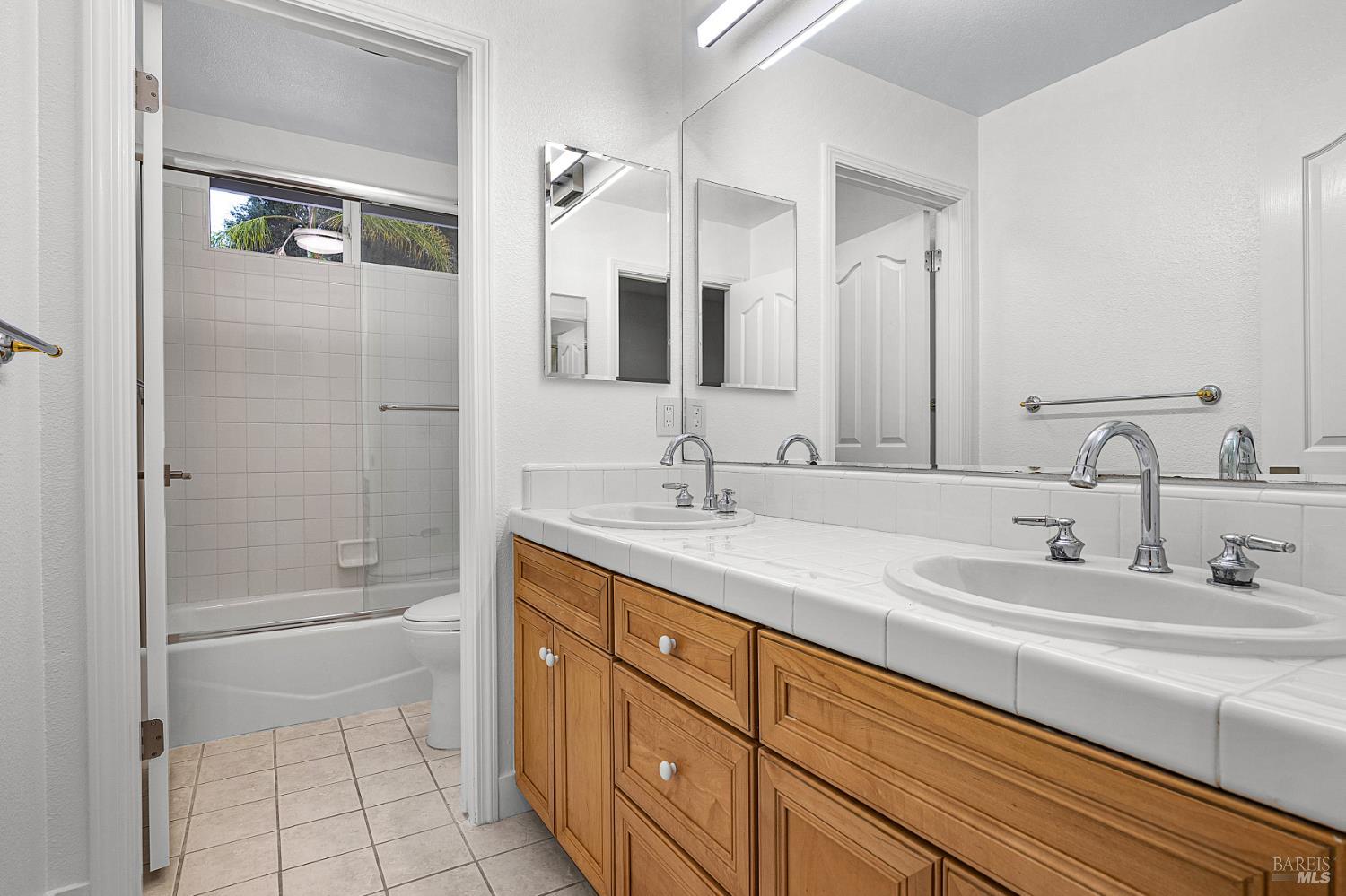 3428 Lake Park Ct